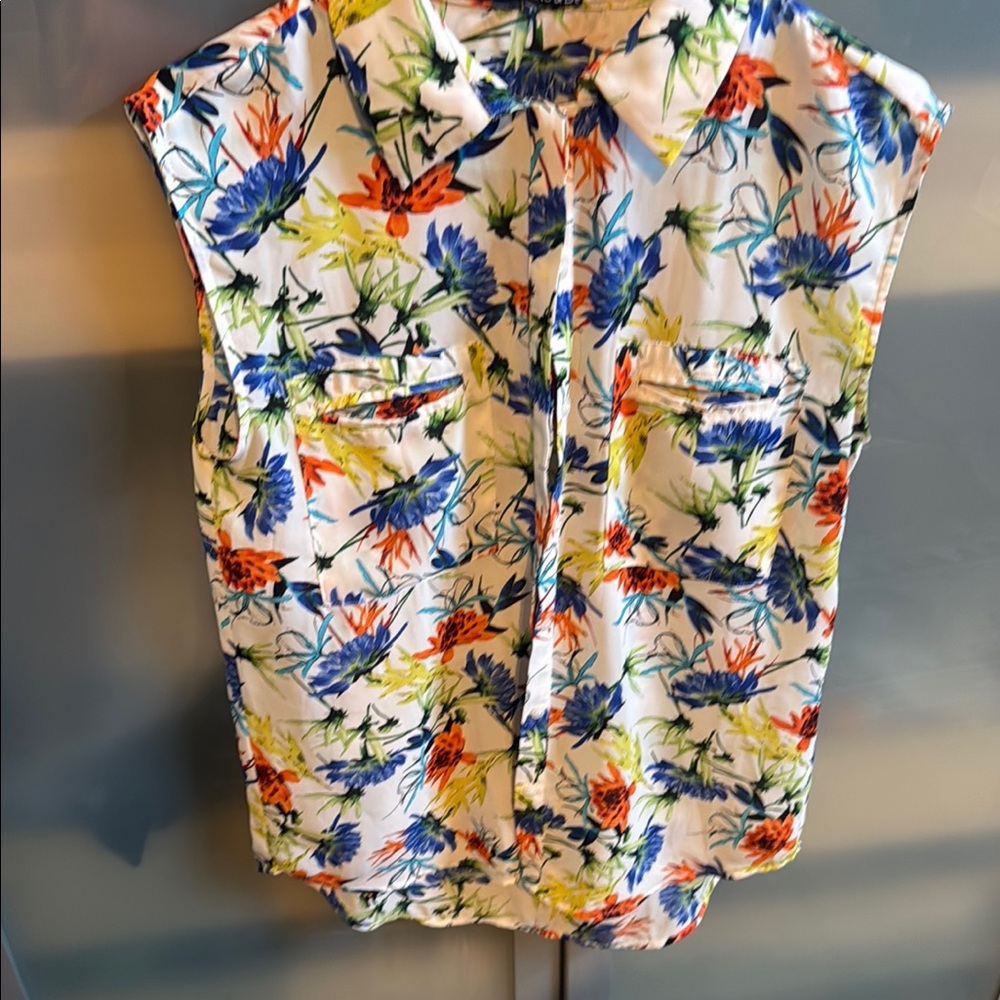 Ro & De Blue and Yellow Sleeveless Button Down Shirt